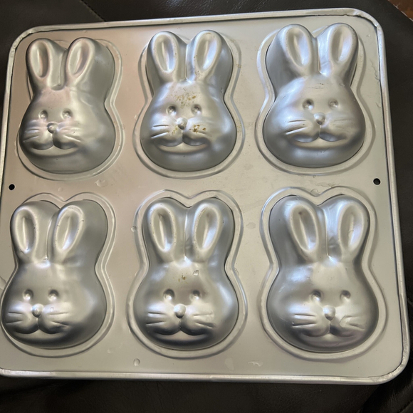 Wilton Other - Mini BUNNIES Wilton 2105-4426 Bunny Pan 1992 RETIRED~6 Spring Rabbit Cakes